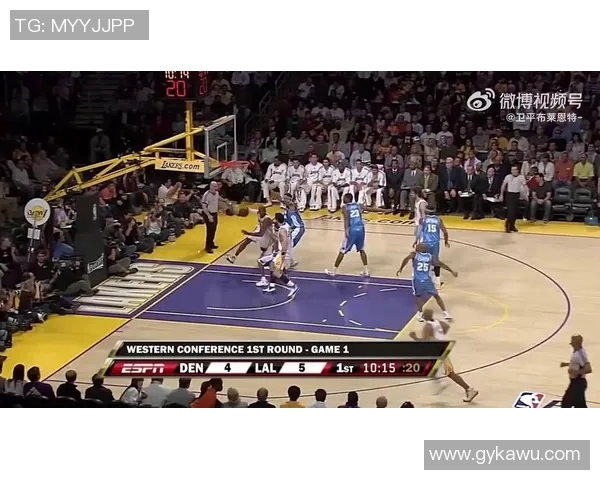 湖人对阵掘金精彩直播文字实况报道与赛况分析